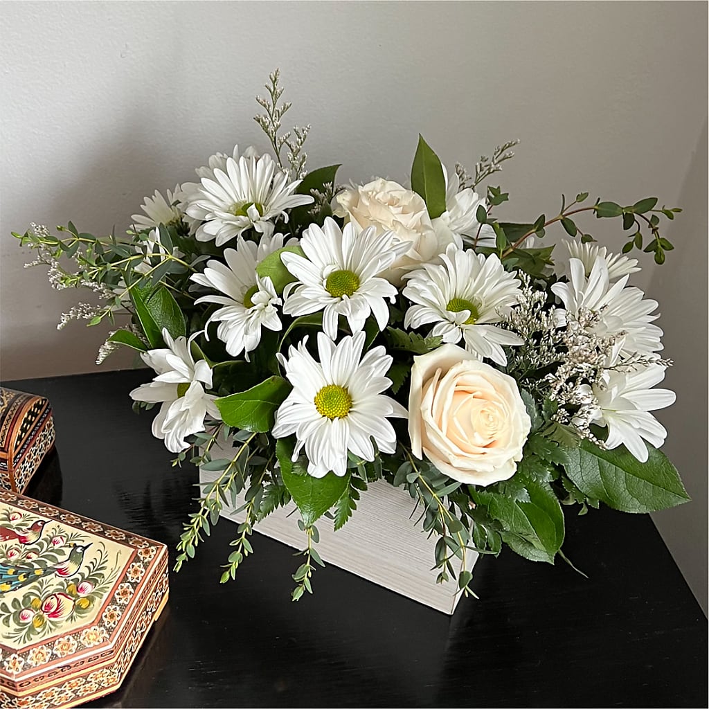 Fresh Linen Box Bouquet – Balloon Creations By Maria And Flower, Wilmington DE