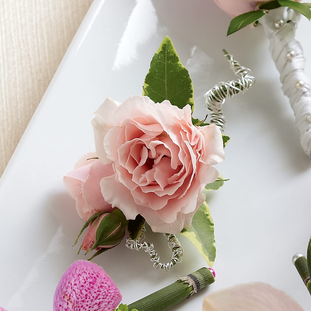 Pink Spray Rose Boutonniere – Balloon Creations By Maria And Flower, Wilmington DE