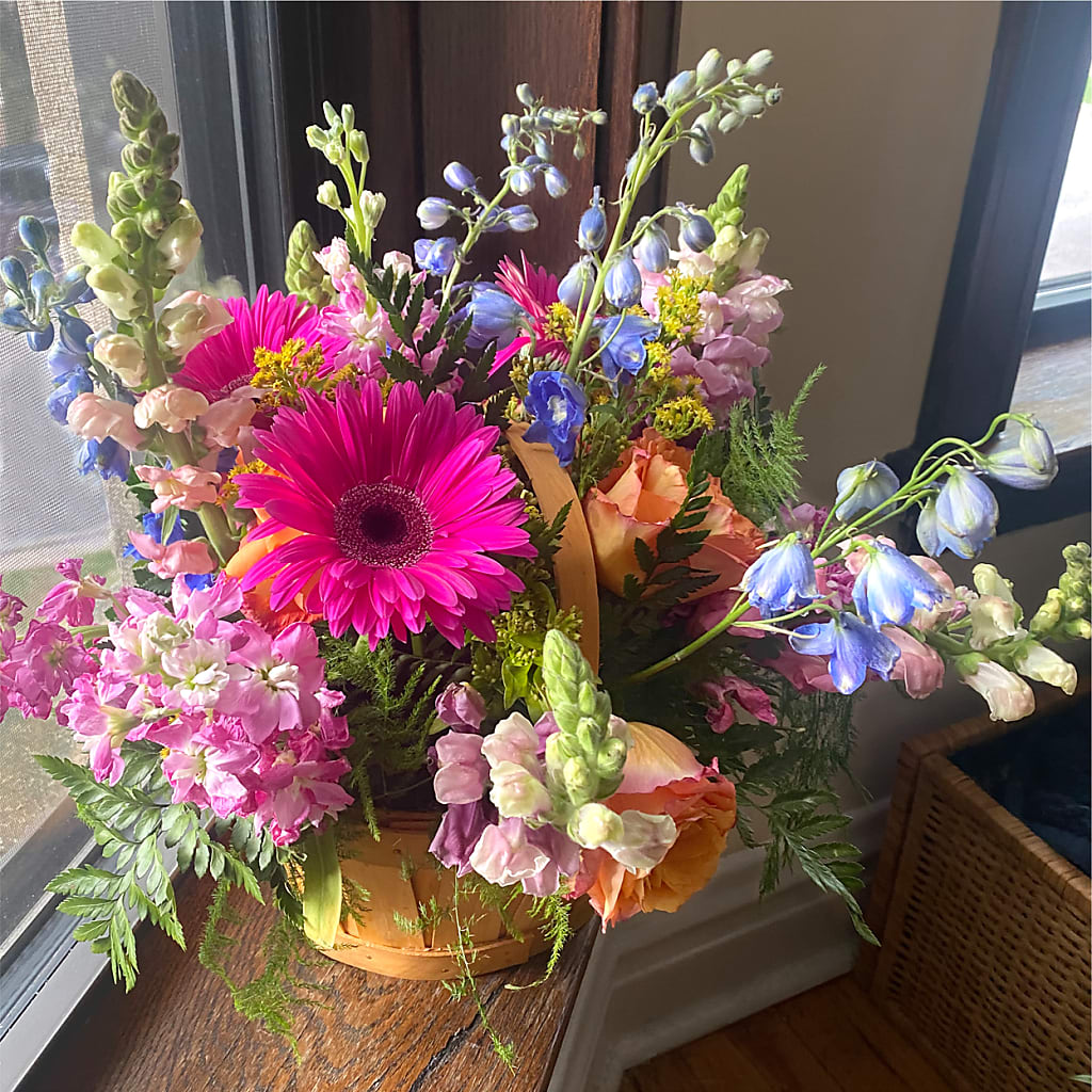 Garden of Life Basket –  Balloon Creations By Maria And Flower, Wilmington DE