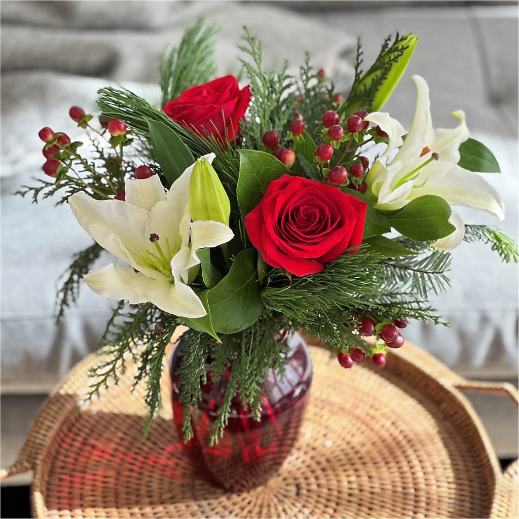 Evergreen Delight Bouquet –  Balloon Creations By Maria And Flower, Wilmington DE