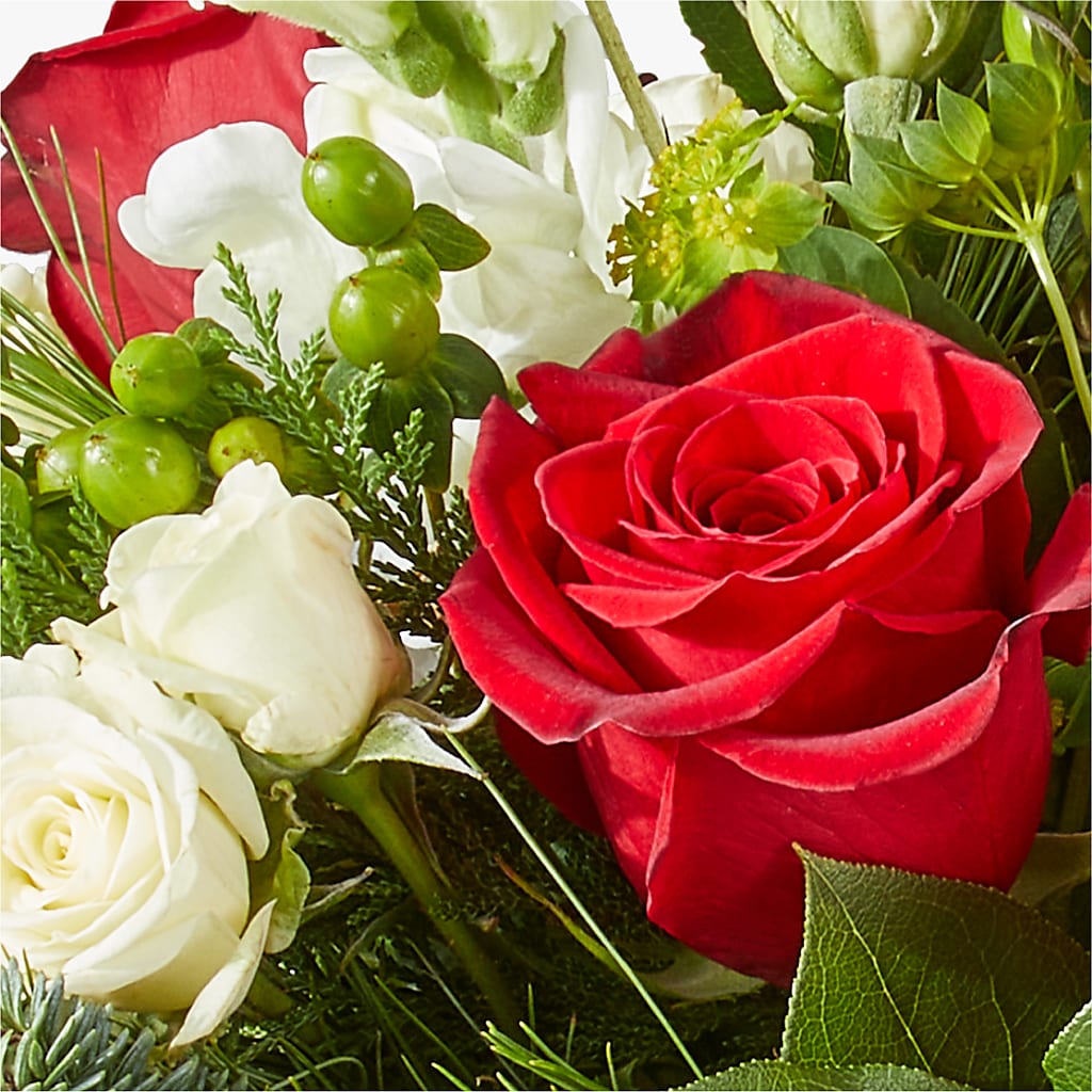 Deck the Halls Bouquet –  Balloon Creations By Maria And Flower, Wilmington DE